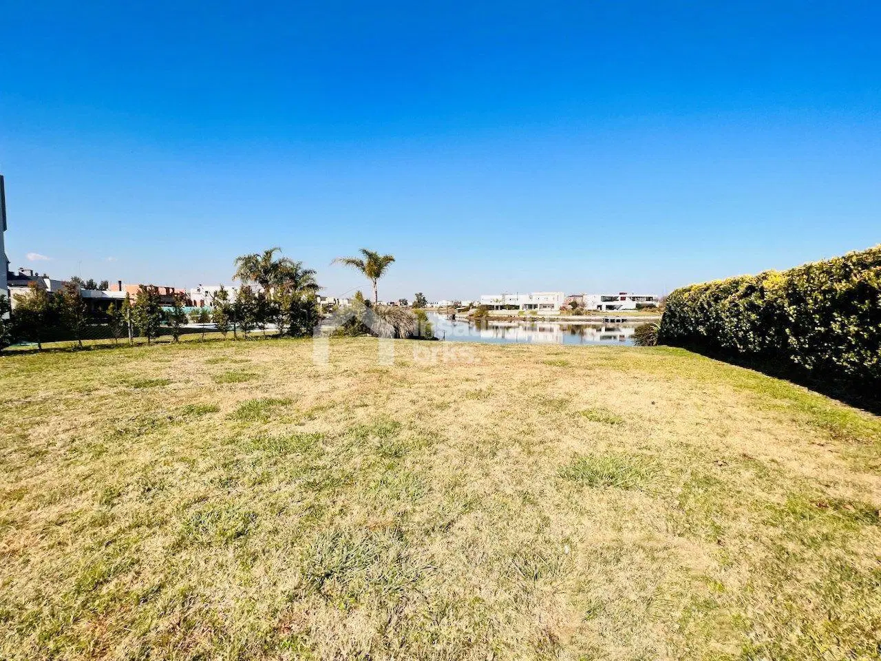 VENDO LOTE AL AGUA, 925 M2 BARRIO SAN MATIAS!! 5