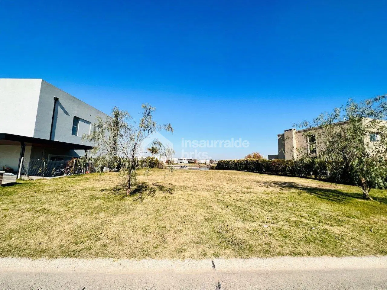 VENDO LOTE AL AGUA, 925 M2 BARRIO SAN MATIAS!! 3