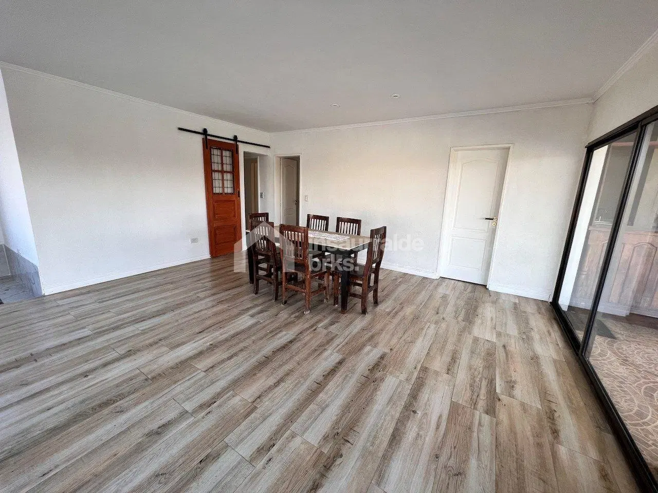 CASA EN VENTA 5 AMBIENTES EN EL CANTÓN, ESCOBAR. LOTE AL AGUA Y PISCINA! 3