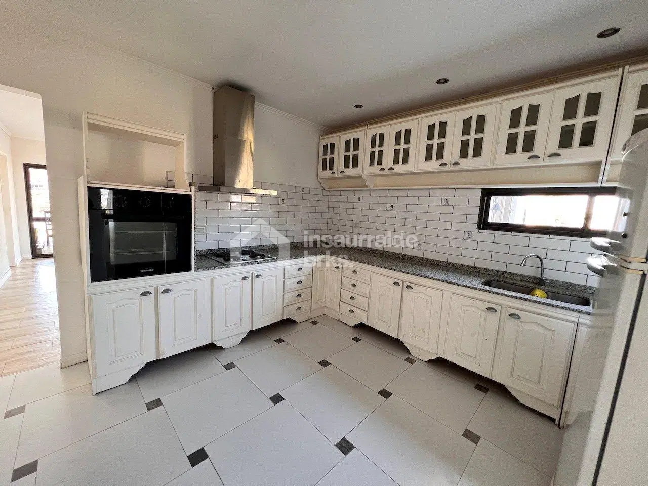 CASA EN VENTA 5 AMBIENTES EN EL CANTÓN, ESCOBAR. LOTE AL AGUA Y PISCINA! 4