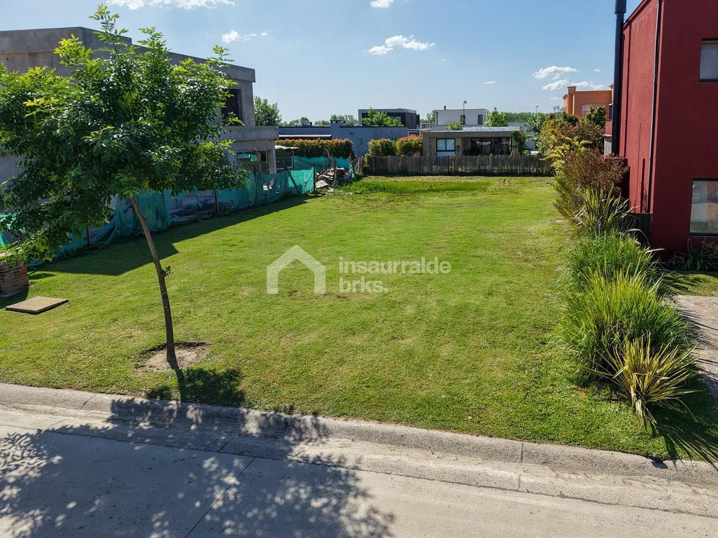 SE VENDE LOTE EN BARRIO NÁUTICO VILA MARINA 1 CON AMARRA!!! 4