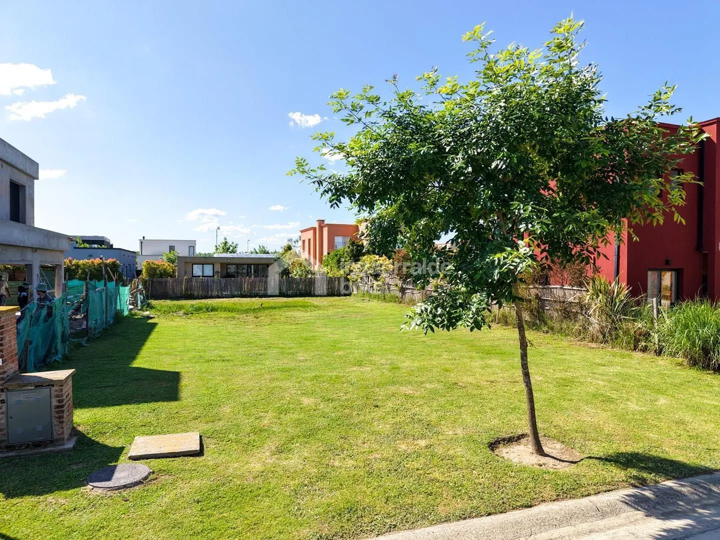 SE VENDE LOTE EN BARRIO NÁUTICO VILA MARINA 1 CON AMARRA!!! 5