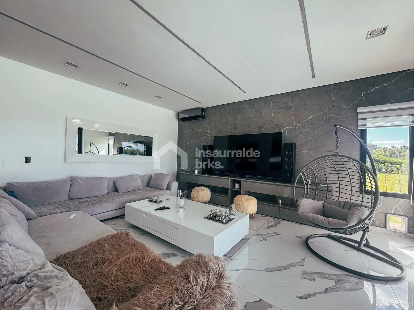 CASA EN ALQUILER TEMPORARIO EN EL YACHT,TIGRE! 3 PLANTAS Y 4 DORMITORIOS CON SALA DE MICROCINE! 3