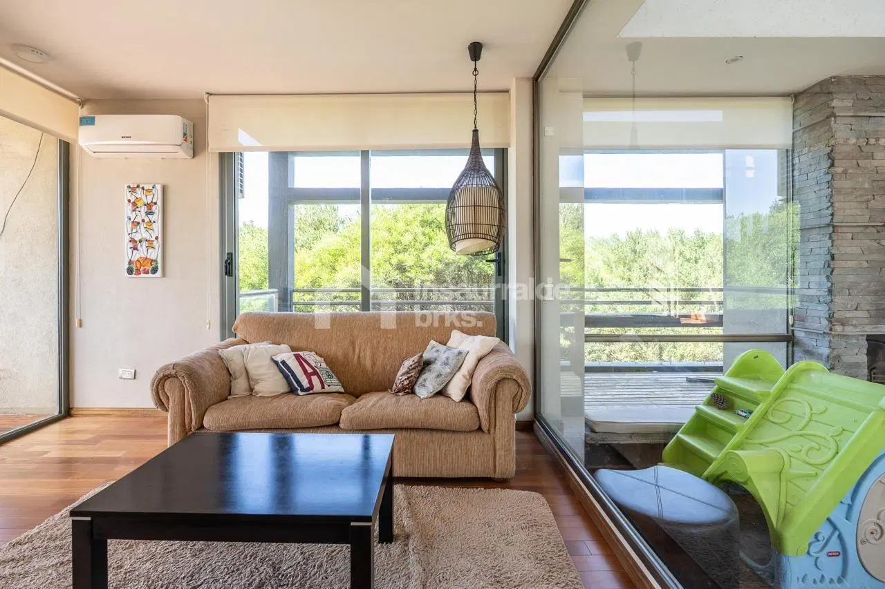 Casa 6 ambientes en Venta en Golf 1, Costa Esmeralda, Costa Atlántica. 3 plantas!! 2