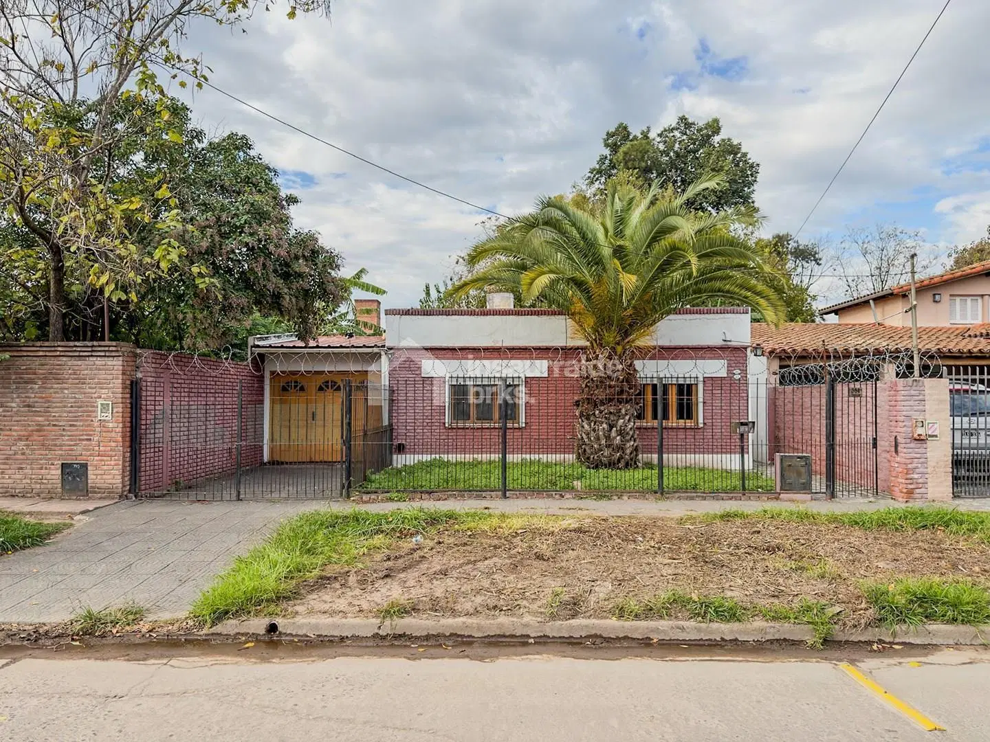 Casa en venta en Garín, 2 dorm+ escritorio y jardin! 4