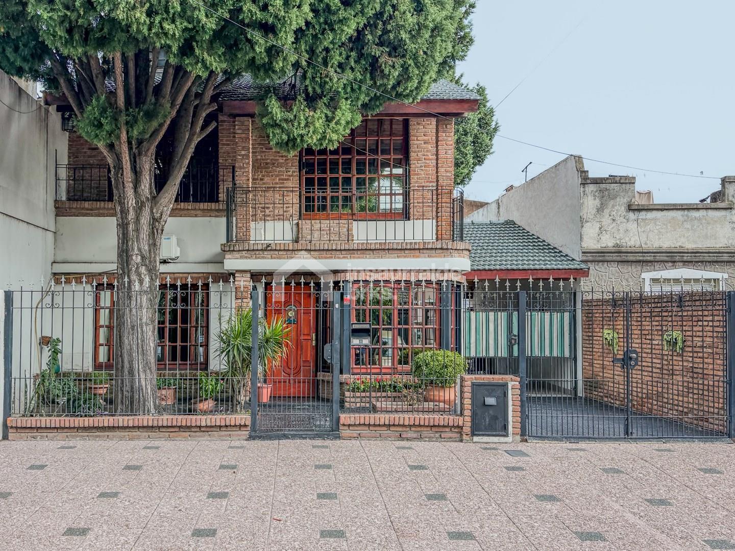Casa Chalet en Venta en Billinghurst, San Martin, G.B.A. Zona Norte