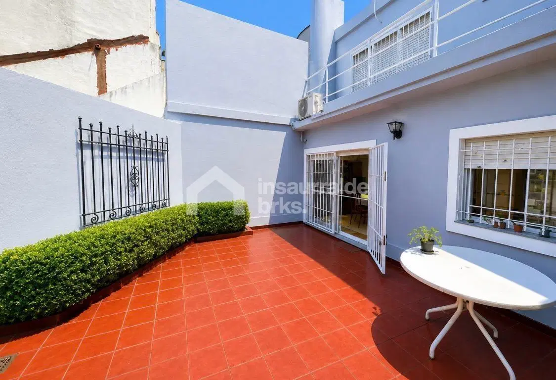 Casa en Venta 3 dormitorios con cochera, jardin, parrilla, suite y quincho,  Parque Chas, Capital Fe 4