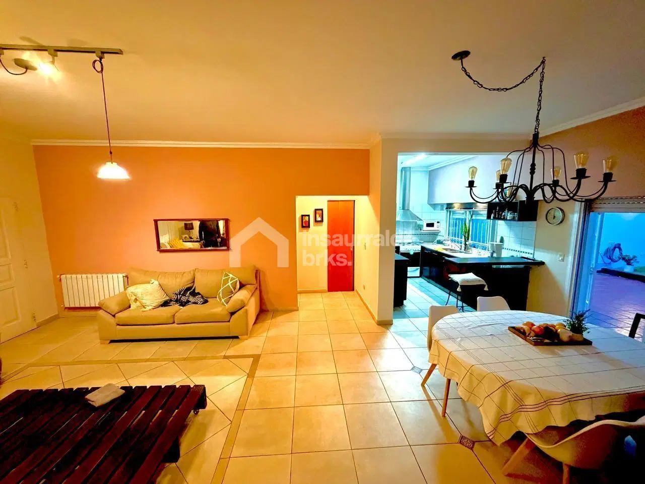 Casa en Venta 3 dormitorios con cochera, jardin, parrilla, suite y quincho,  Parque Chas, Capital Fe 8