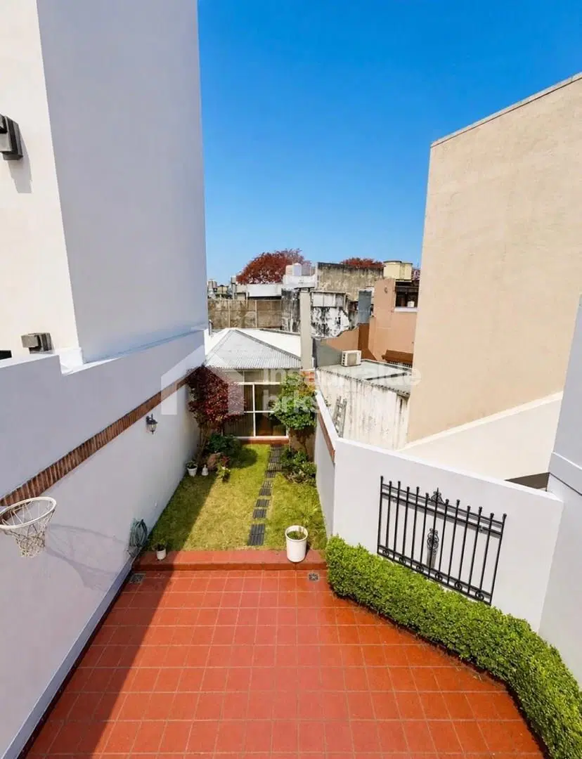 Casa en Venta 3 dormitorios con cochera, jardin, parrilla, suite y quincho,  Parque Chas, Capital Fe 2