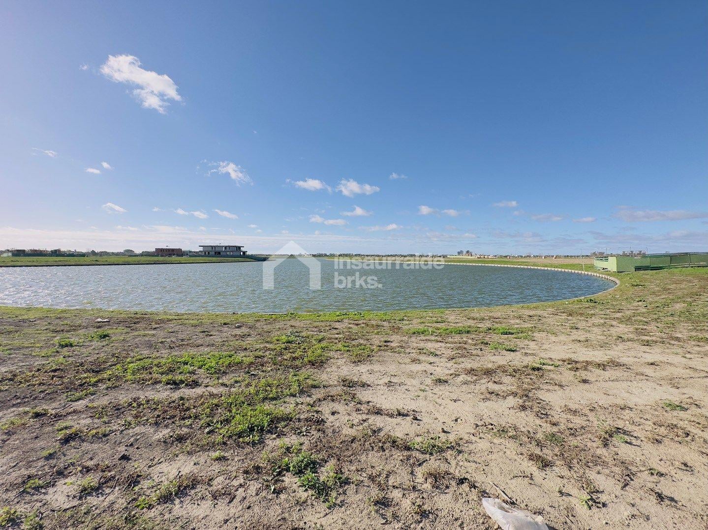 Foto de VENDO LOTE AL AGUA ORIENTACIÓN NORTE! BARRIO PUENTES, NORDELTA!! GRAN, imagen 1