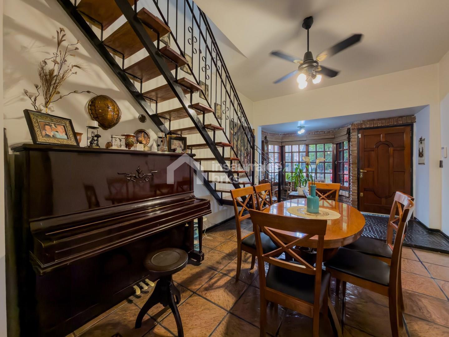 Foto de Casa 4 ambientes en Venta en San Martin, G.B.A. Zona Norte. Excelente, imagen 2