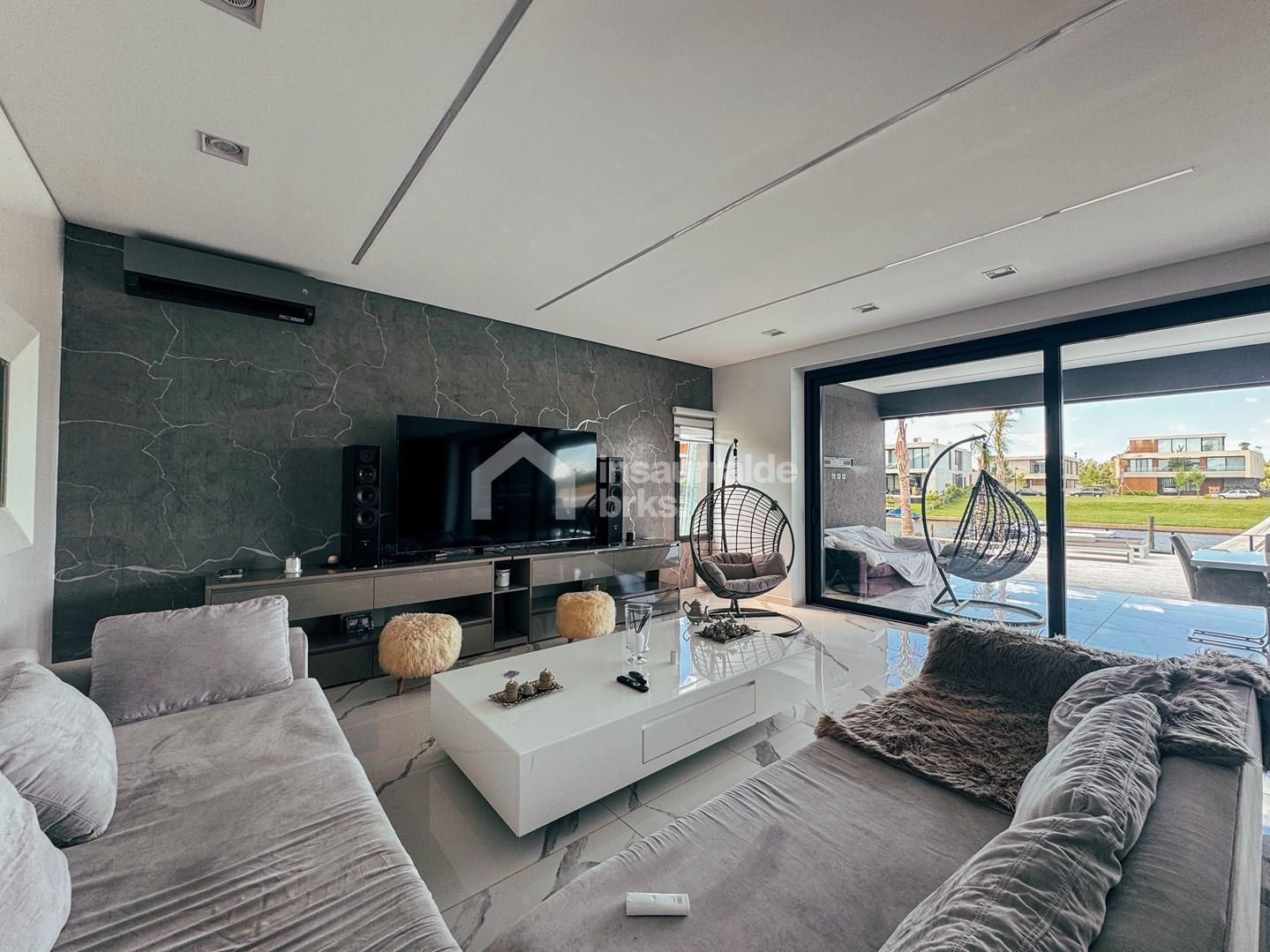 Foto de CASA EN ALQUILER TEMPORARIO EN EL YACHT,TIGRE! 3 PLANTAS Y 4, imagen 3