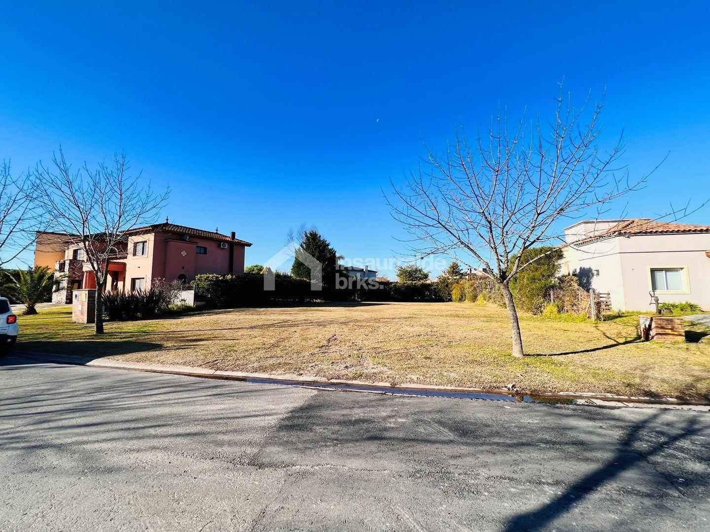 Foto de VENDO LOTE INTERNO EN BARRIO SAN ISIDRO LABRADOR!! ORIENTACION ESTE, imagen 5