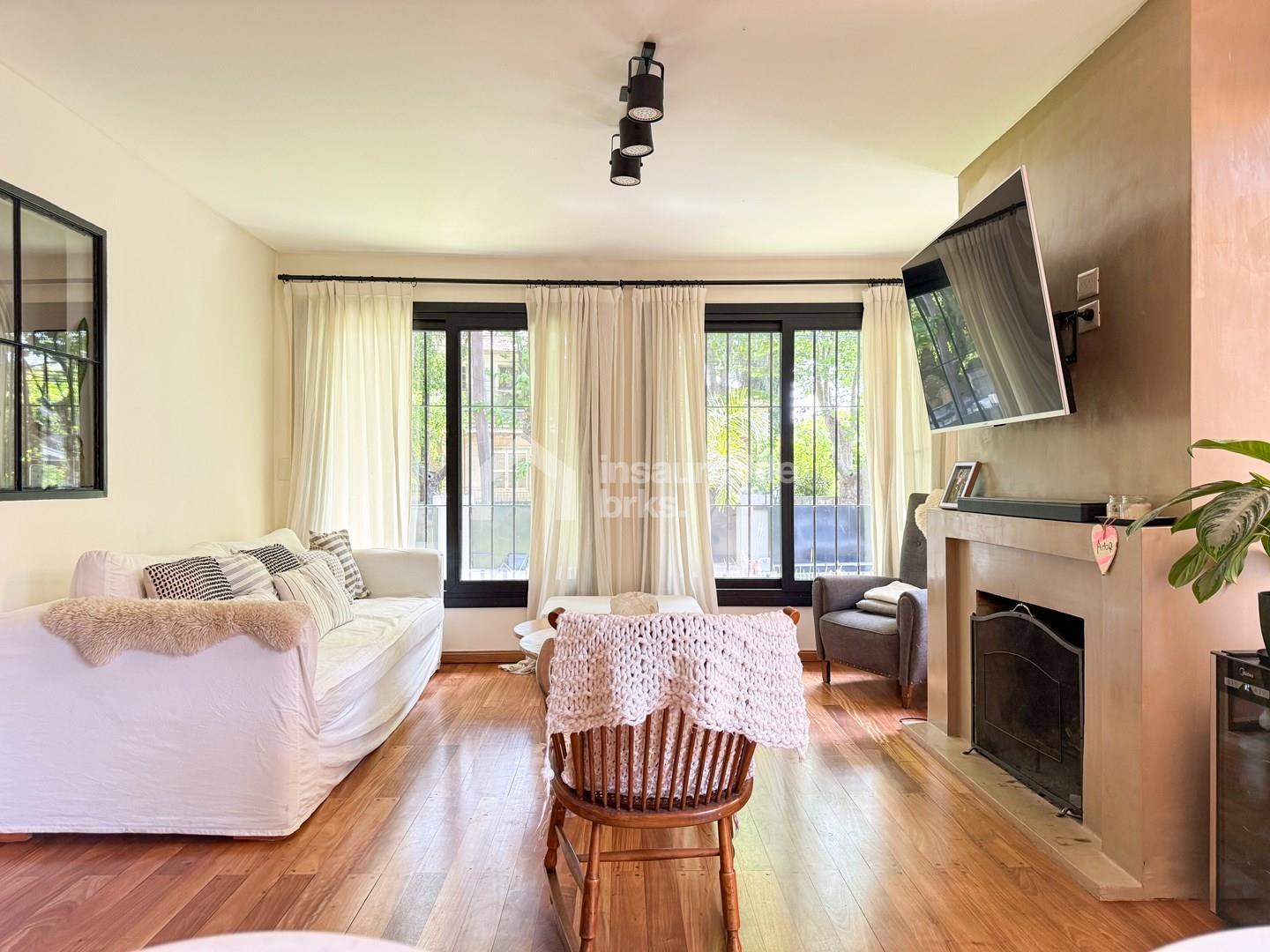 Foto de VENDO CHALET 5 AMBIENTES EN TIGRE, ZONA NORTE. UNA PLANTA, PISCINA, imagen 2