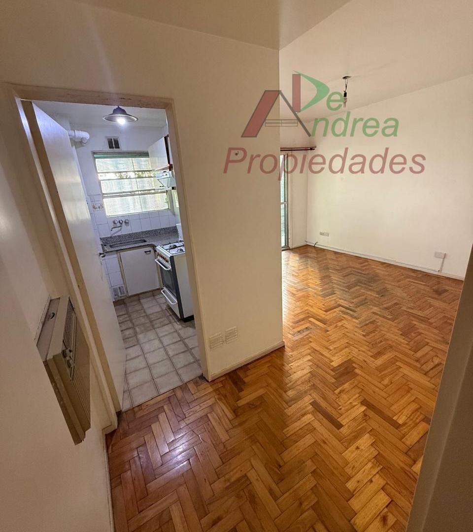 Foto de VENTA DE DEPARTAMENTO - 3 AMBIENTES CON BALCON AL FRENTE - ALMAGRO, imagen 5