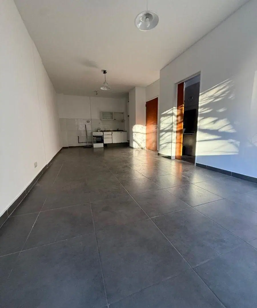 Espectacular monoambiente en alquiler con balcón en Caballito 2