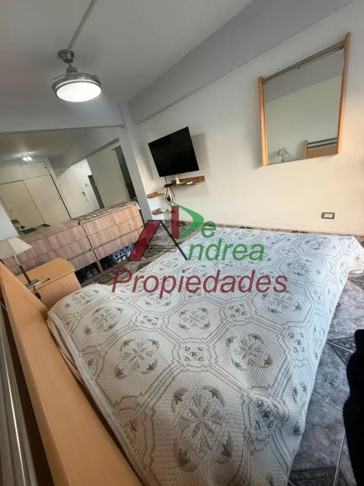 Espectacular monoambiente con balcón y amenities en Balvanera 1
