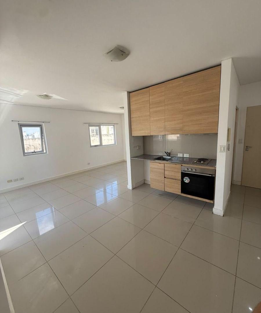 Foto de Amplio monoambiente con balcón y amenities en Monserrat, imagen 1