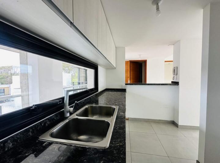 COMPLEJO CERRADO - ROQUE FUNES   DPTO 1 DORMITORIO Y BALCON - Calef Ctral 4