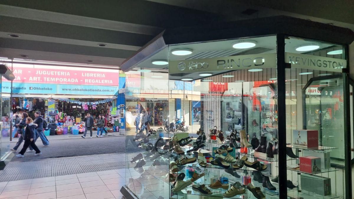 Foto de Importante local de 252m2 en excelente zona comercial, imagen 3