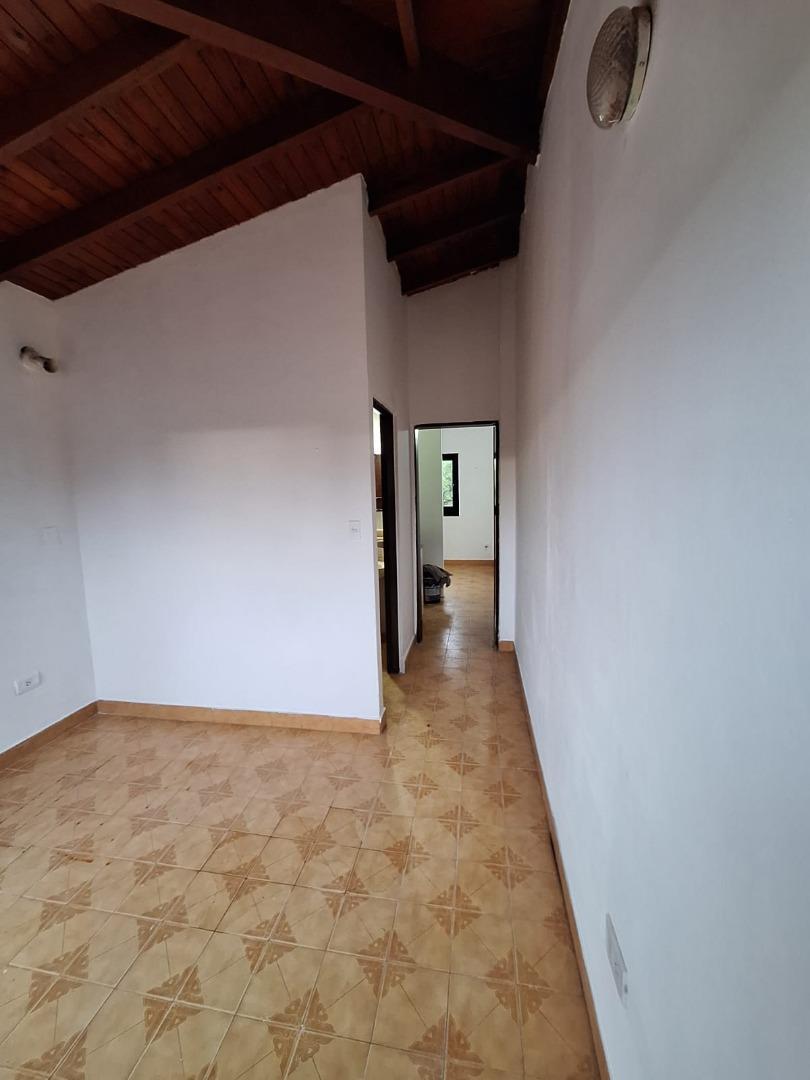 Foto de EXCELENTE Y CÓMODO DEPARTAMENTO EN PRIMER PISO SIN EXPENSAS, imagen 2