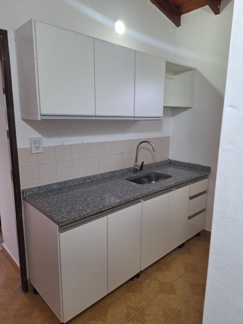 Foto de EXCELENTE Y CÓMODO DEPARTAMENTO EN PRIMER PISO SIN EXPENSAS, imagen 3