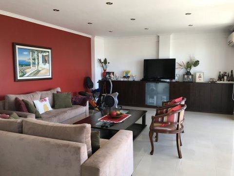 Espectacular y Unico Piso de 4 Ambientes Sobre Av Riest 3