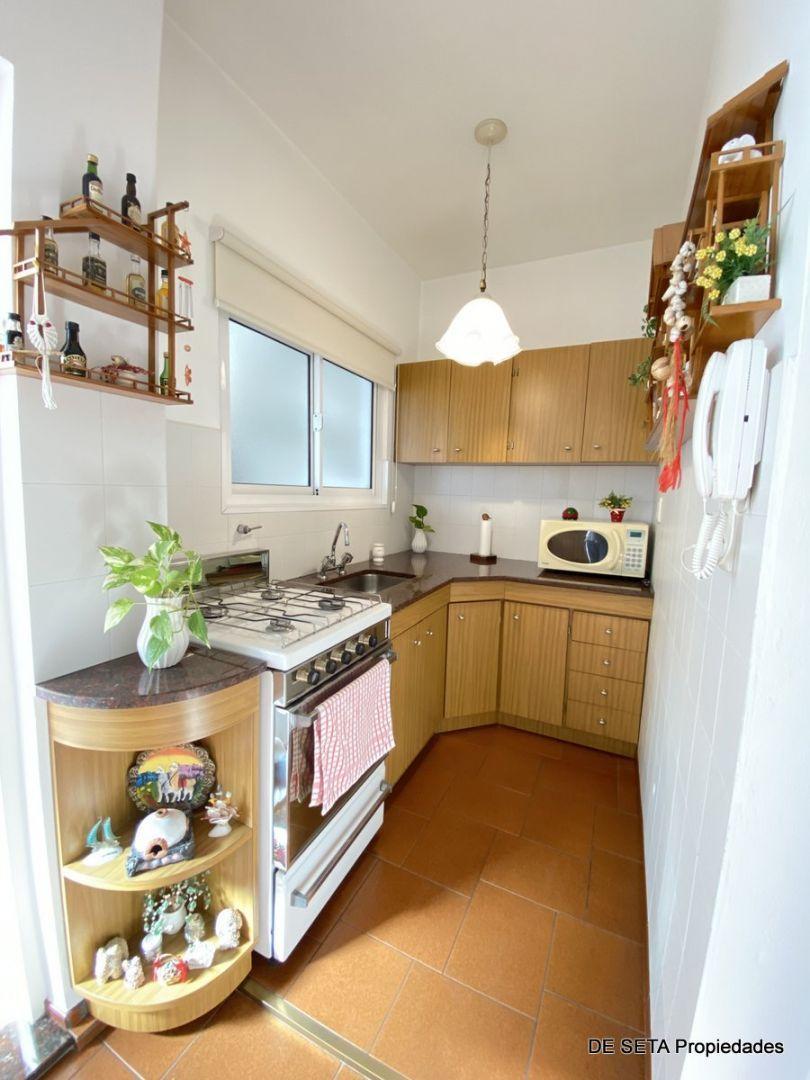 Venta en Block Dos Excelentes PH Tipo Casa con Garage 5