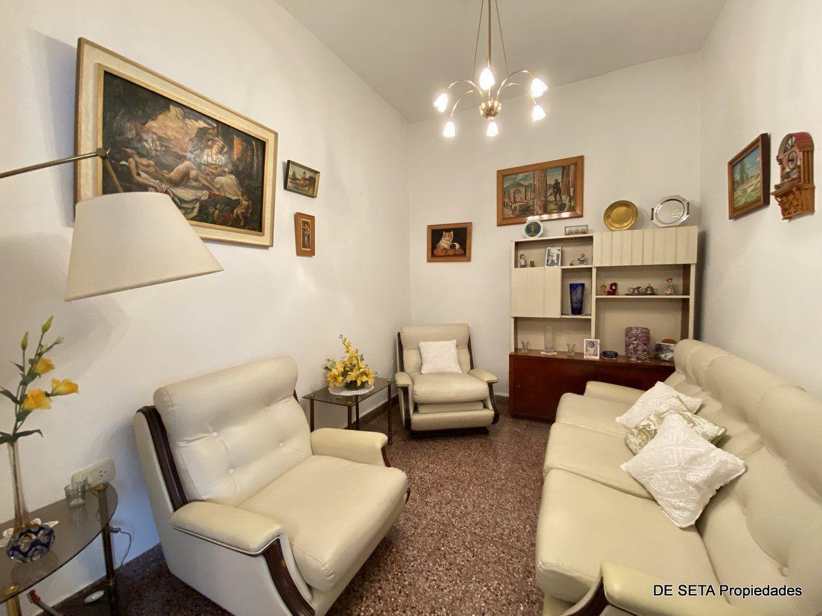 Venta en Block Dos Excelentes PH Tipo Casa con Garage 3