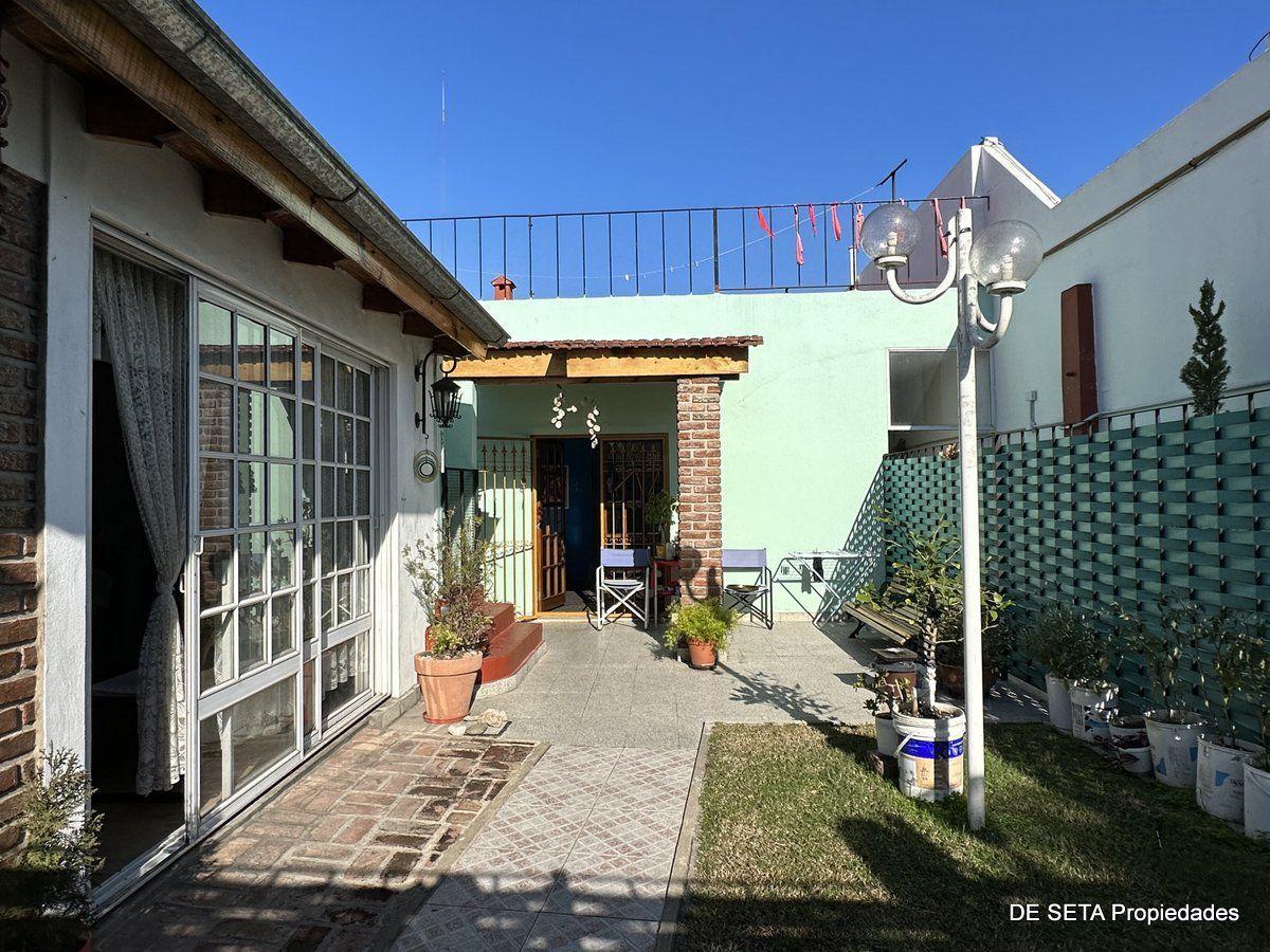 Casa en Venta Para Dos Familias S/lote 8,66x43 Villa Lugano 1