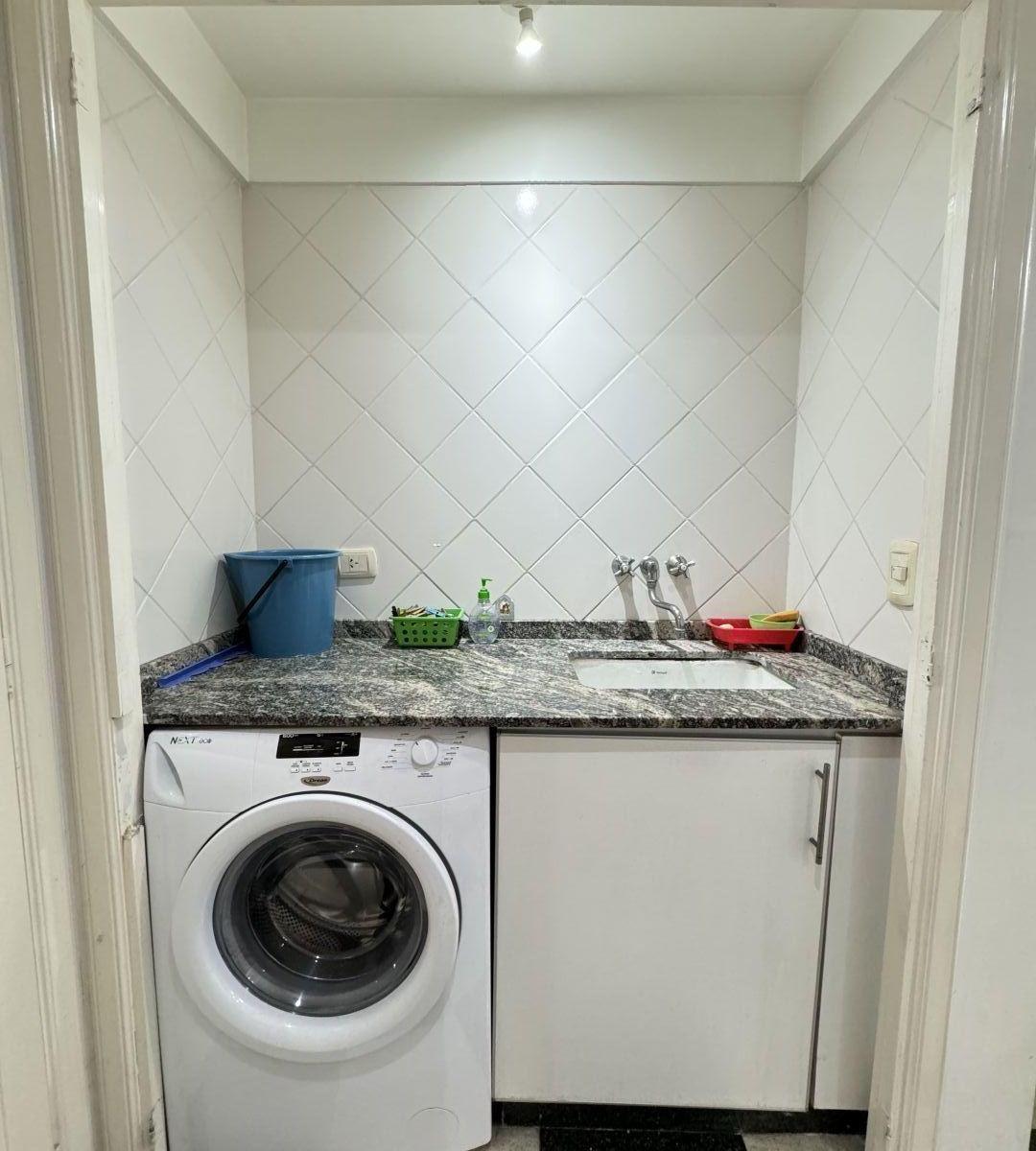 Excelente 4 Amb. con Balcón y Cochera en Venta 3