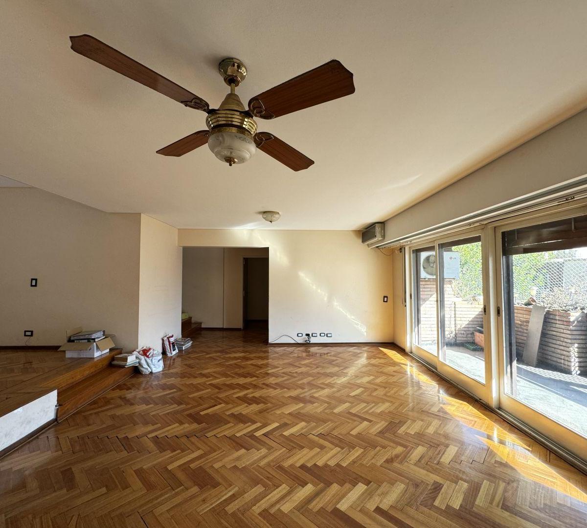 Departamento Piso 5 Amb. C/dependencia y 2 Cocheras en Venta Flores 1
