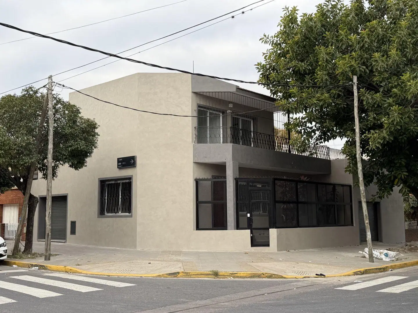 OFICINAS CON DEPOSITO IDEAL SEDE ADMINISTRATIVA O LOGISTICA LUGANO RIACHUELO 4