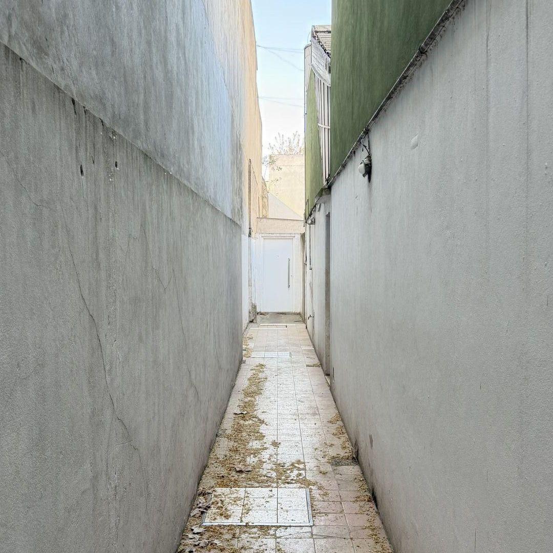 Foto de PH 4 AMB CON FONDO LIBR EY TERRAZA A RECICLAR - EXCELENTE UBICACION SIN, imagen 1