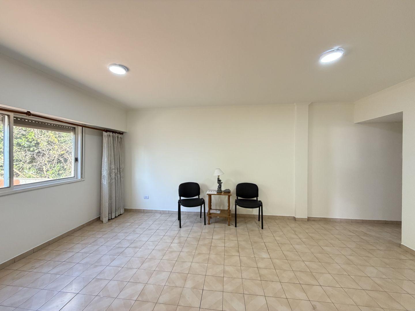 Foto de PH 3 AMB. EN ALQUILER - EXCLUSIVO USO COMERCIAL GUAMINI ENTRE CRUZ Y, imagen 5