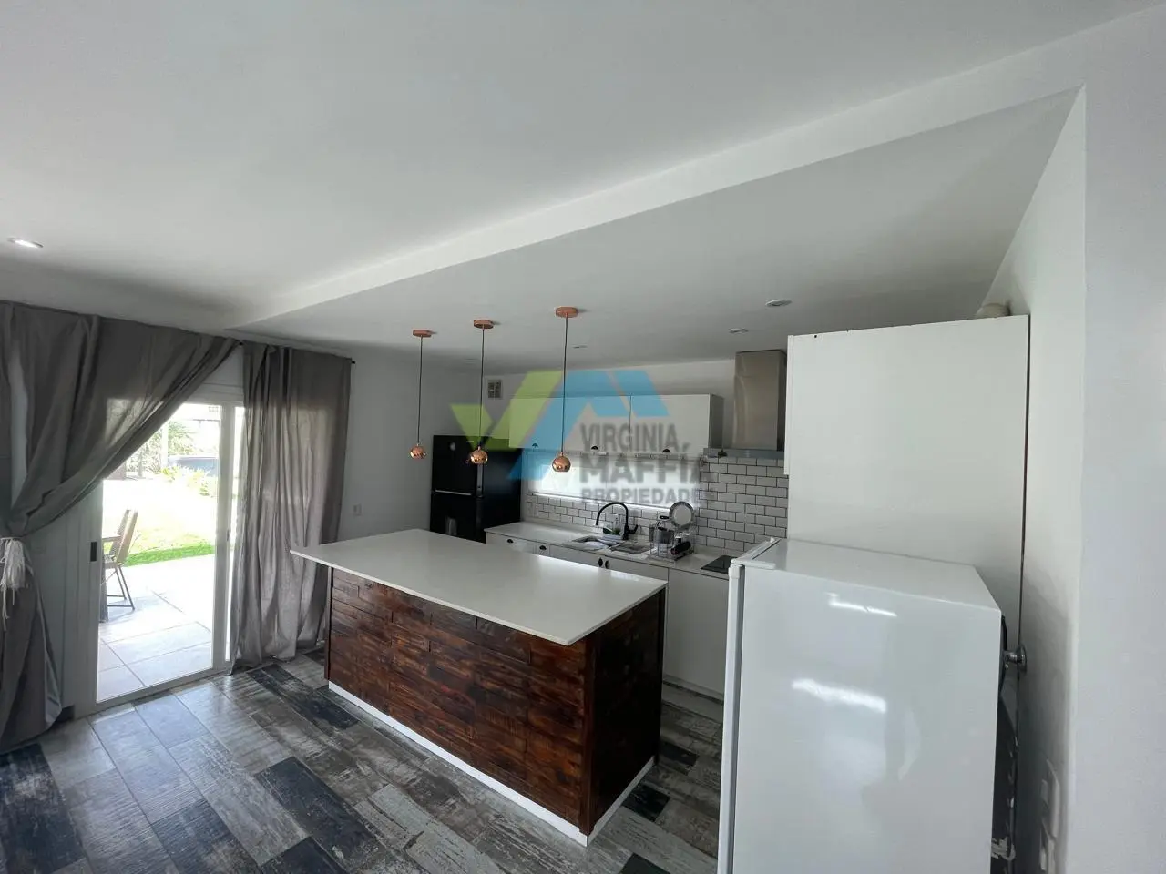 Venta de casa en dos plantas con pileta - SANTA LUCIA PILAR DEL ESTE 3