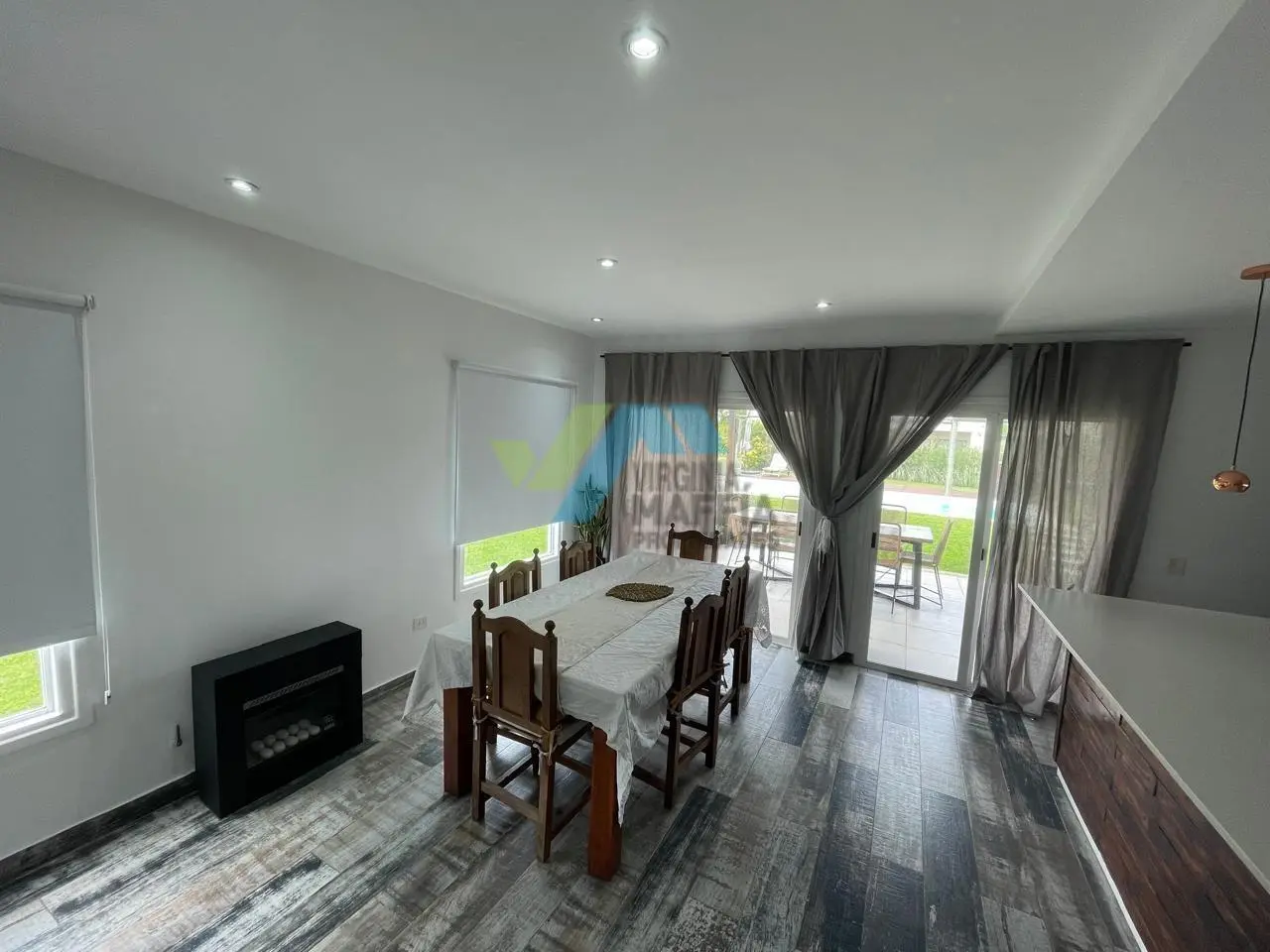 Venta de casa en dos plantas con pileta - SANTA LUCIA PILAR DEL ESTE 4