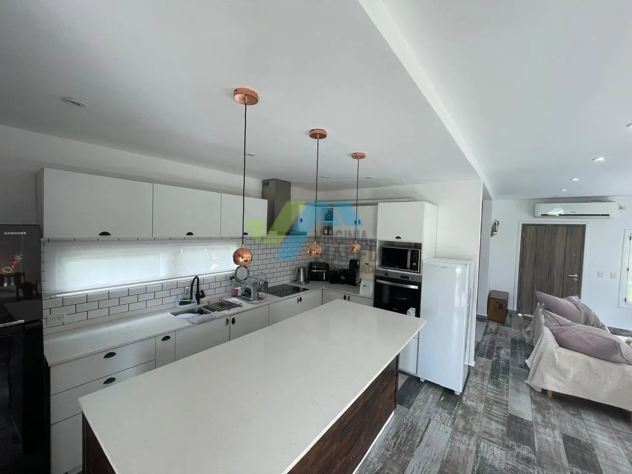 Venta de casa en dos plantas con pileta - SANTA LUCIA PILAR DEL ESTE 1