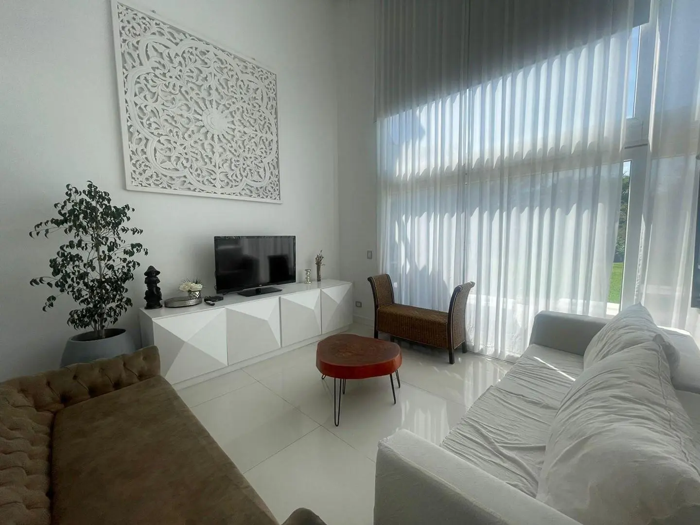 Casa  en Alquiler en Los Jazmines, Pilar del Este, Pilar 4