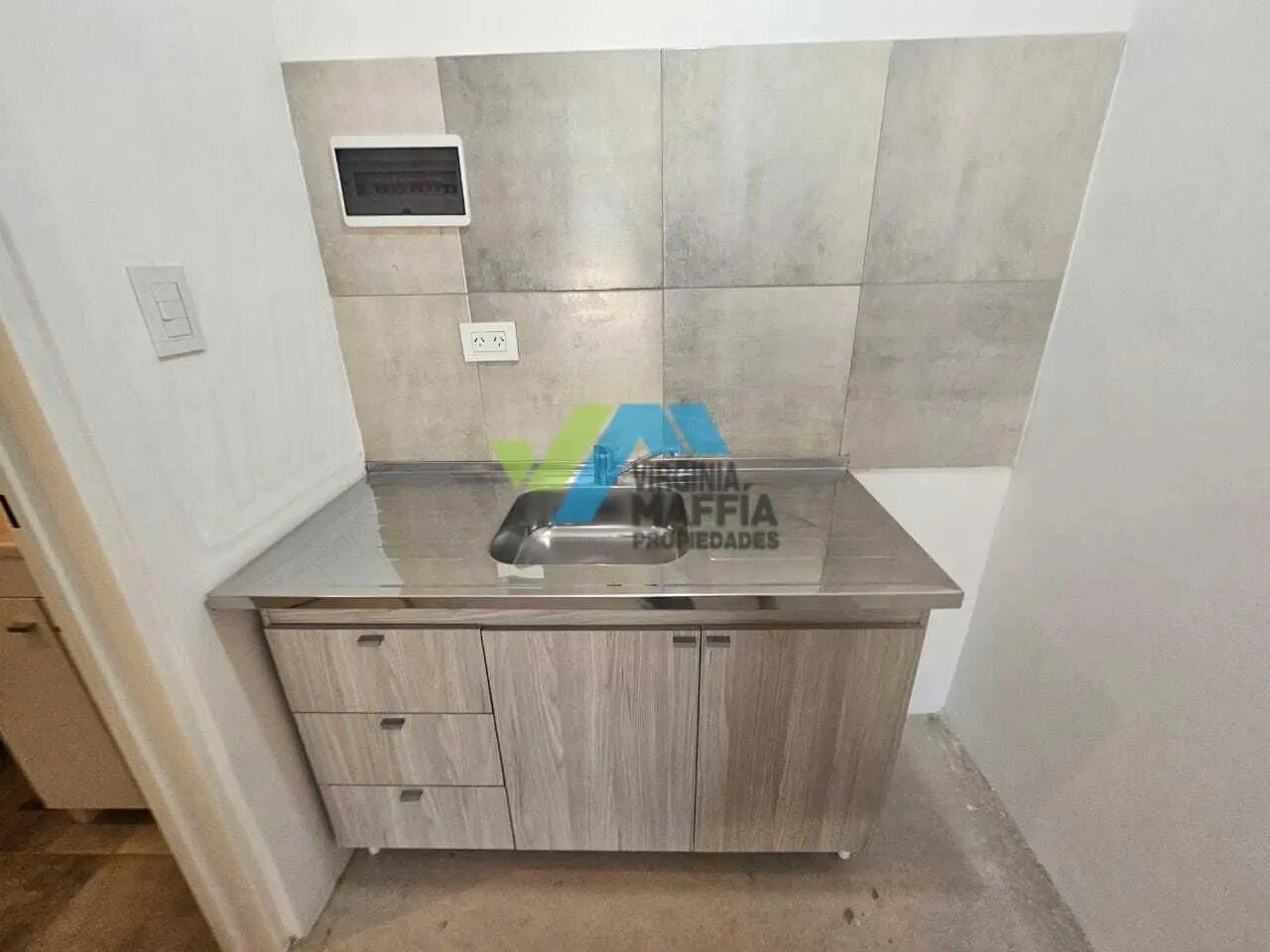 Local en Alquiler en ZUG Caamaño, La Lonja, Pilar 4