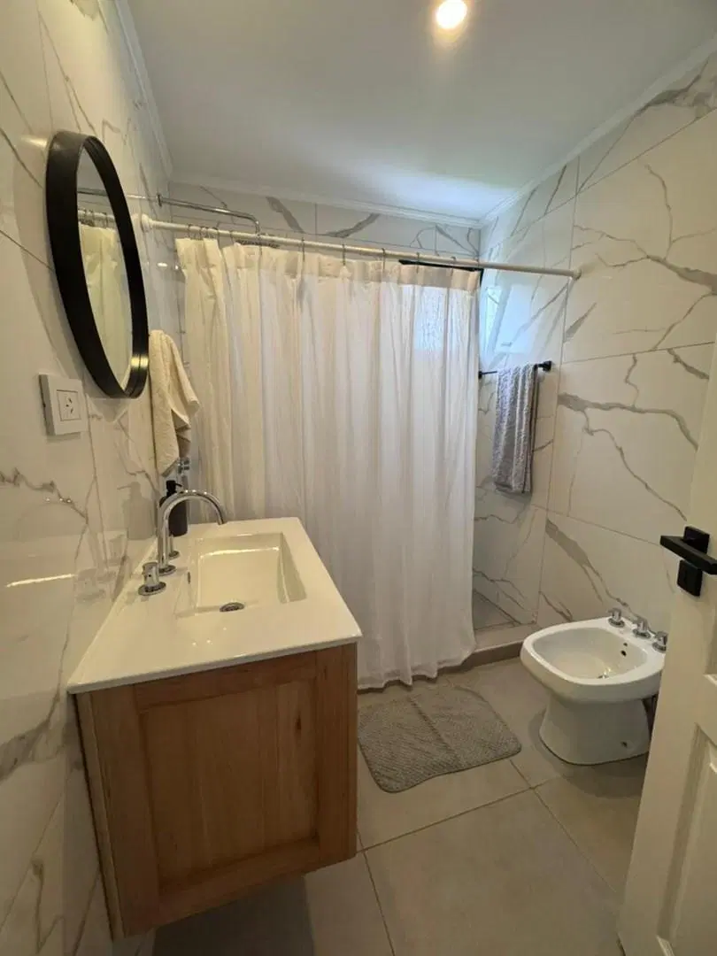 Venta de casa en una planta con pileta a la laguna - EL CAZAL 4