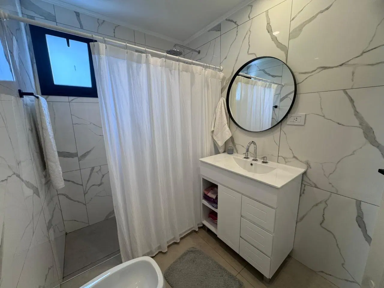 Venta de casa en una planta con pileta a la laguna - EL CAZAL 5
