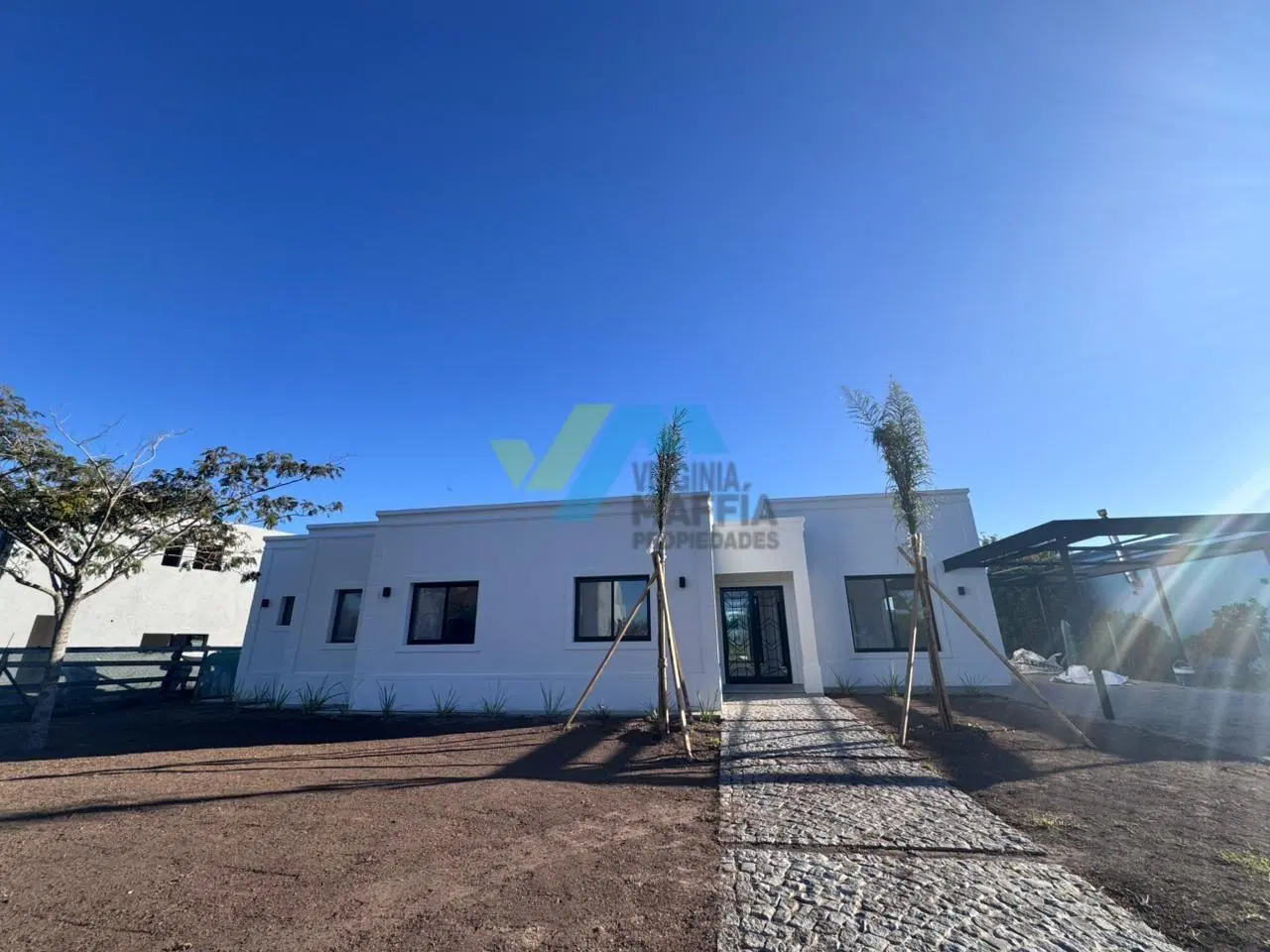 Casa estilo frances en una planta con pileta - Lote a la laguna SAN MATIAS AREA 1 5