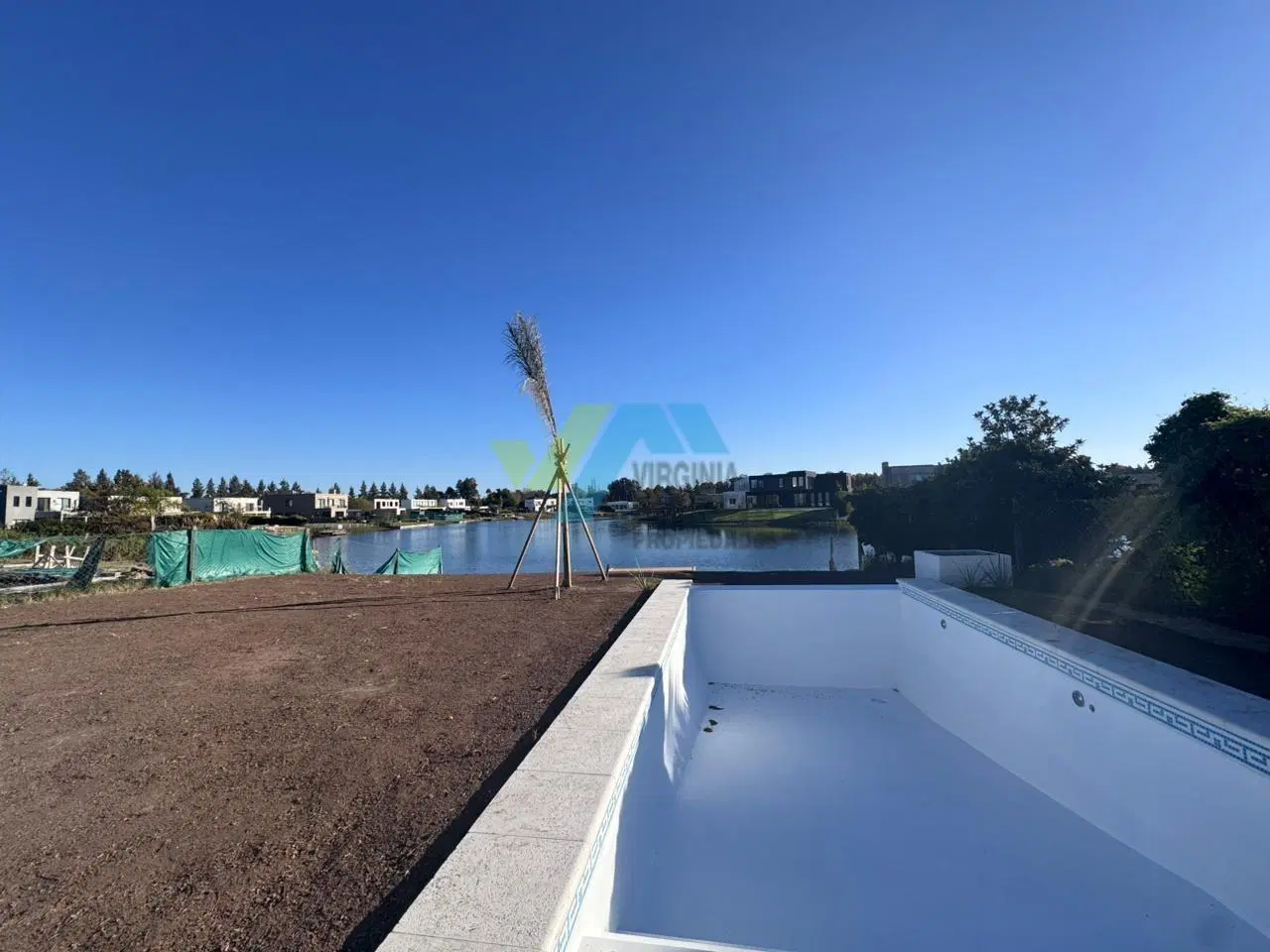 Casa estilo frances en una planta con pileta - Lote a la laguna SAN MATIAS AREA 1 1