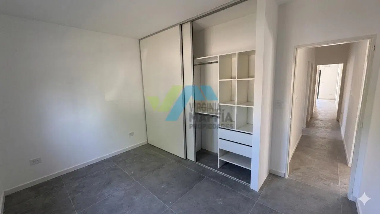 Venta de casa en una planta lote interno - PILAR DEL ESTE 5