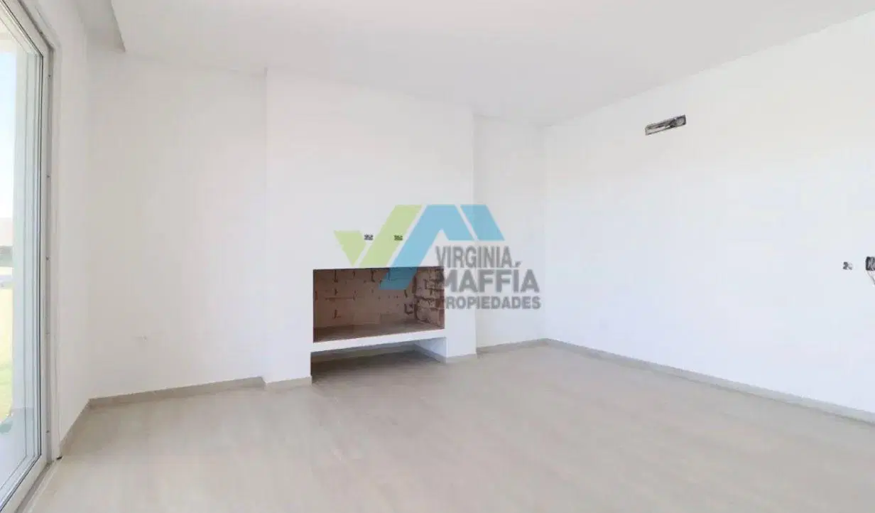 Casa en dos plantas con pileta a la laguna - COSTAS PUERTOS DEL LAGO 4