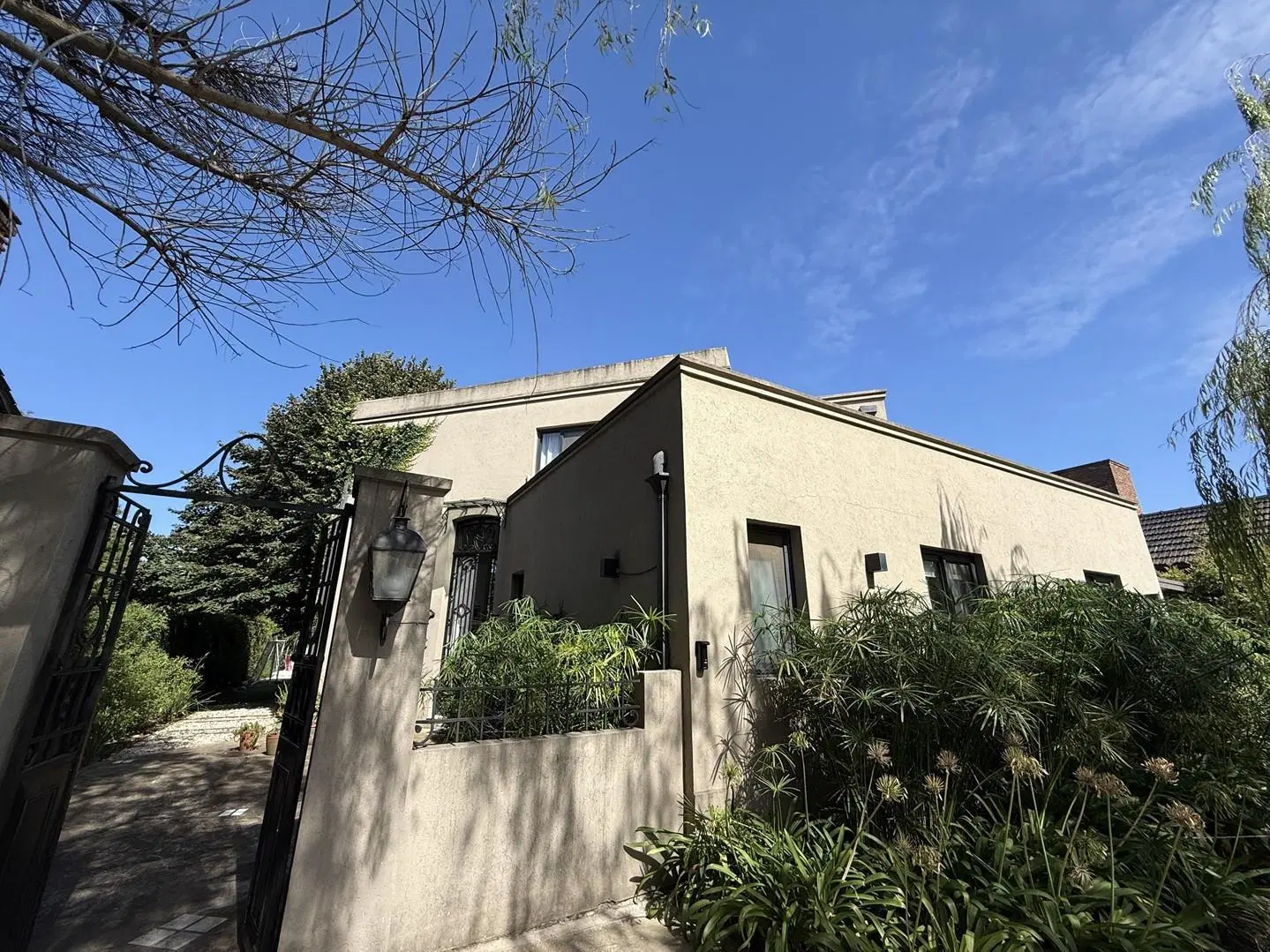Casa Estilo Moderno, en Venta ubicado en  Barrio Cerrado La Rinconada, Saraví, Pilar.- 4