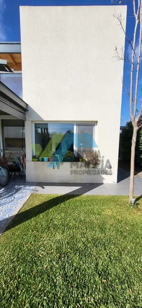 Casa  en Alquiler ubicado en Santa Emilia, Pilar del Este, Pilar 3
