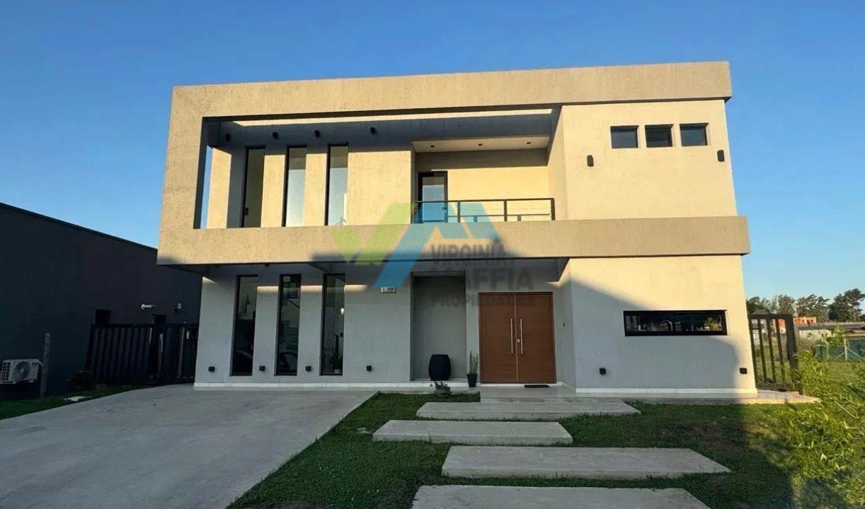 Casa moderna en dos plantas con pileta - PILAR DEL ESTE
