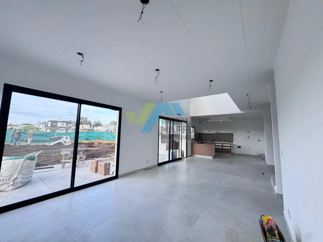Casa moderna en dos plantas con pileta y lote de 700m2 - Pilar del Este 5
